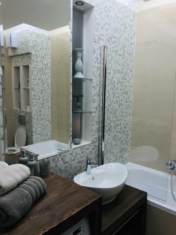 Orient Suite Sarvar Exterior photo