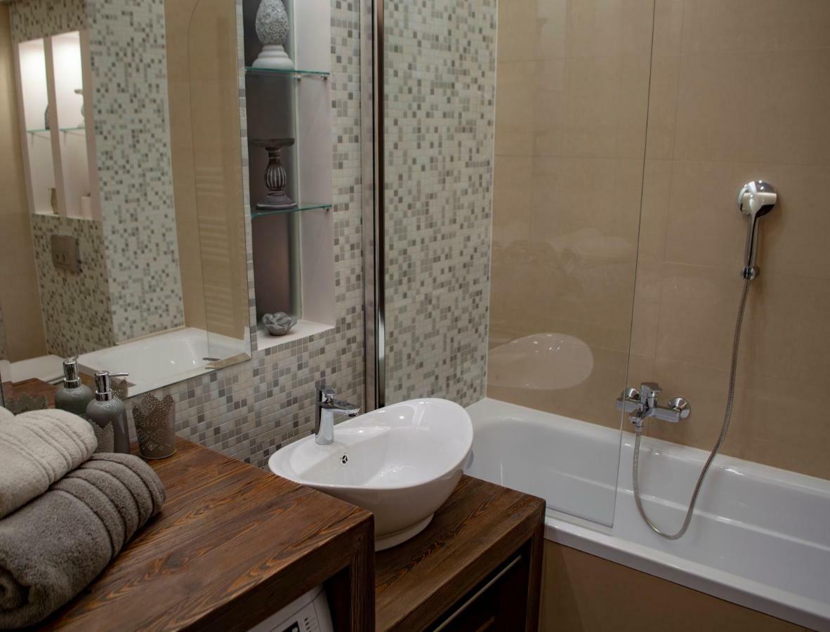 Orient Suite Sarvar Exterior photo