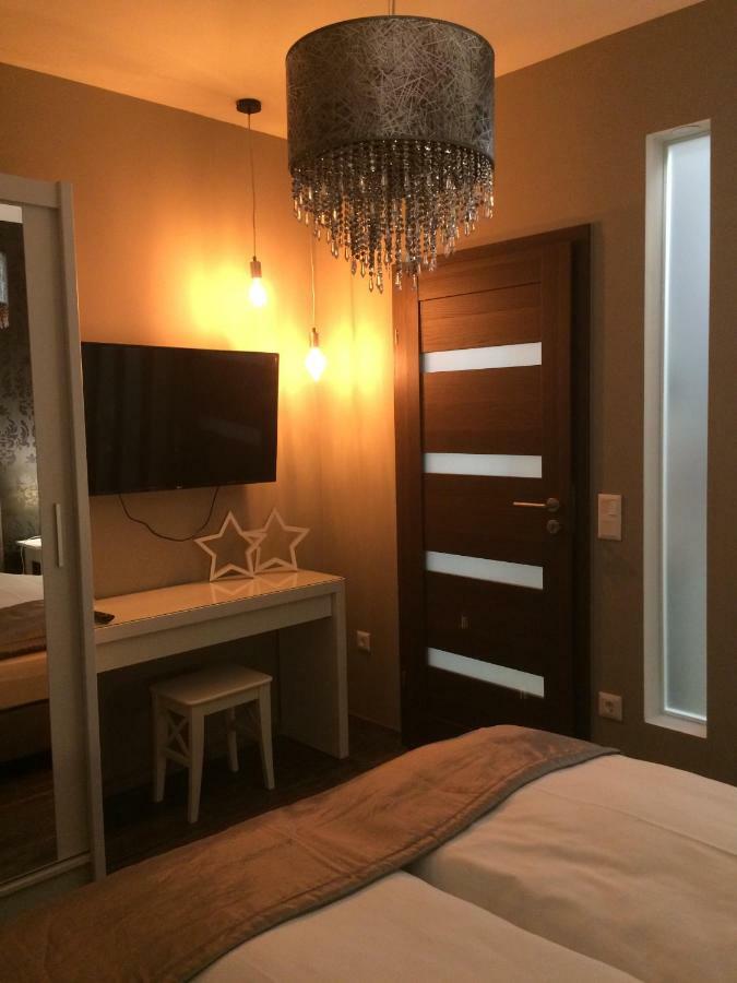Orient Suite Sarvar Exterior photo